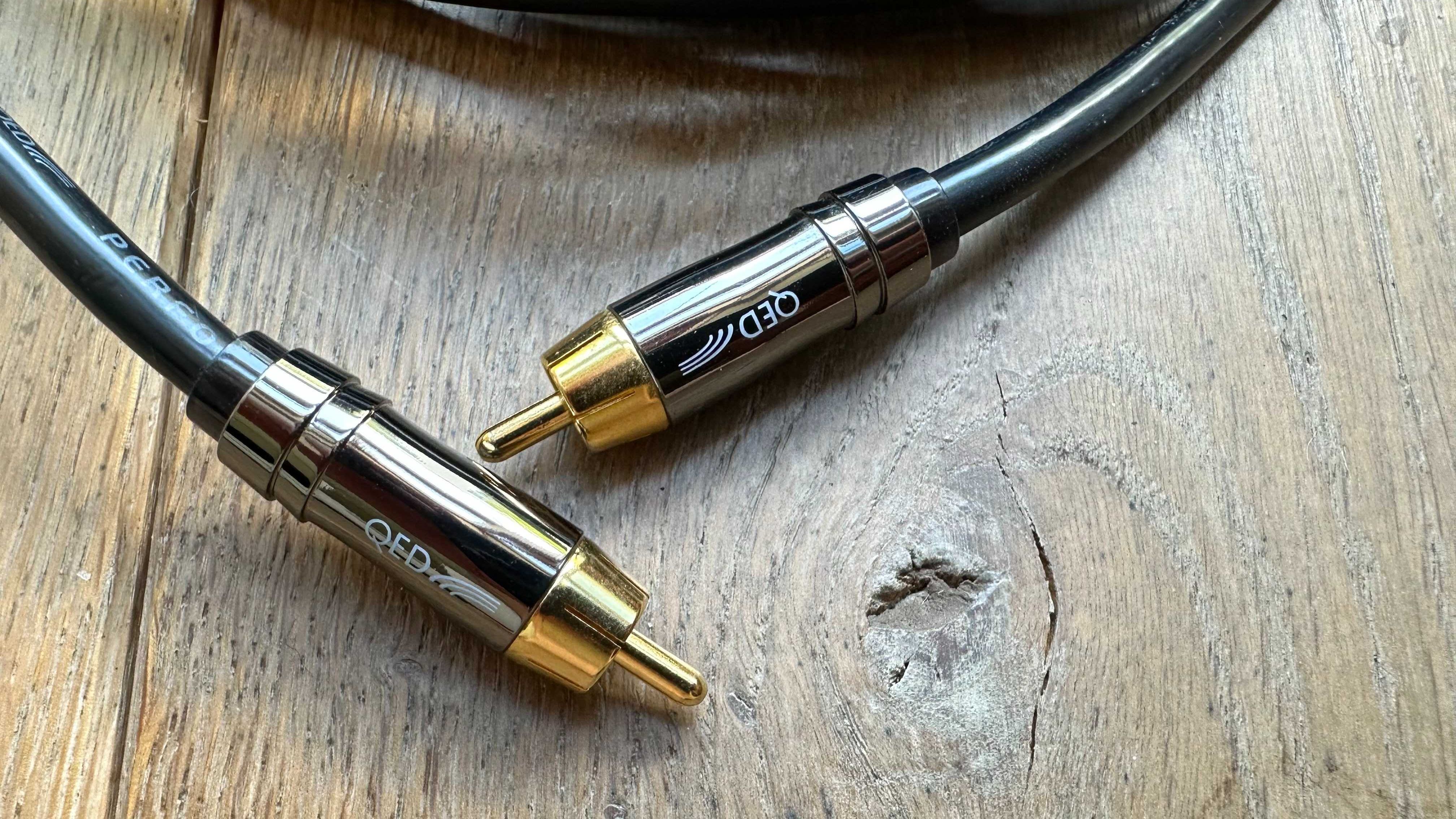 QED Performance QE6301 kabel do subwoofera RCA-RCA koaksjalny coax 6m