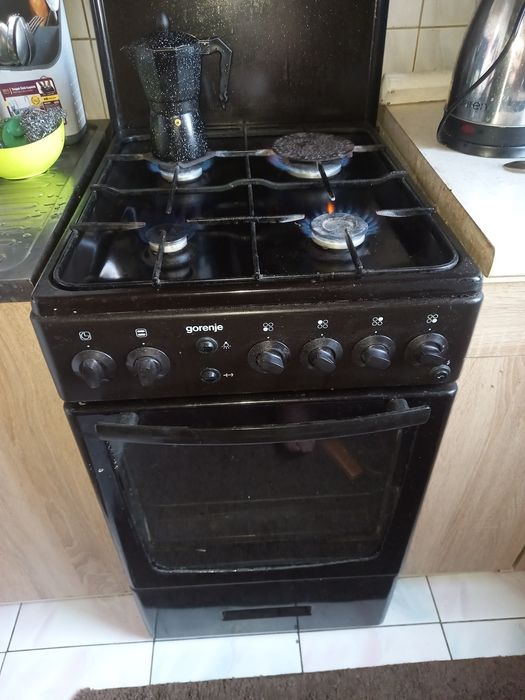 Продам духовку газову