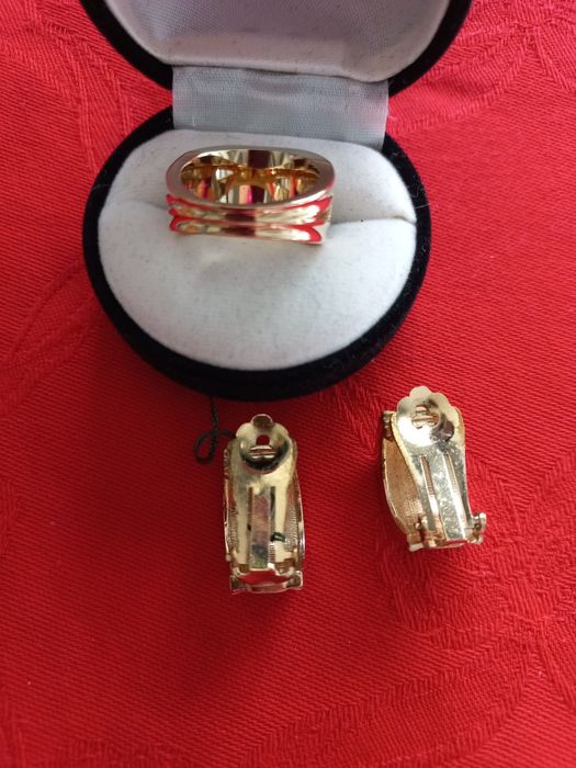 Conjunto de brincos e anel de alta bijuteria
