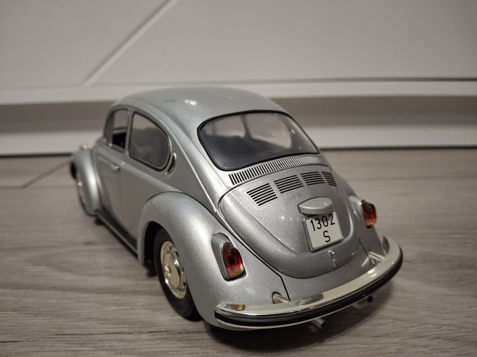 Samochód Kolekcjonerski Volkswagen Kafer Garbus Revell 1:18