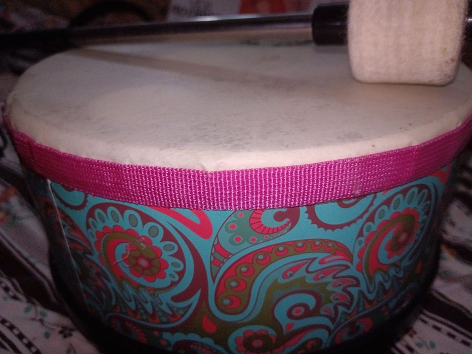 Tambor  bateria percussão instrumento