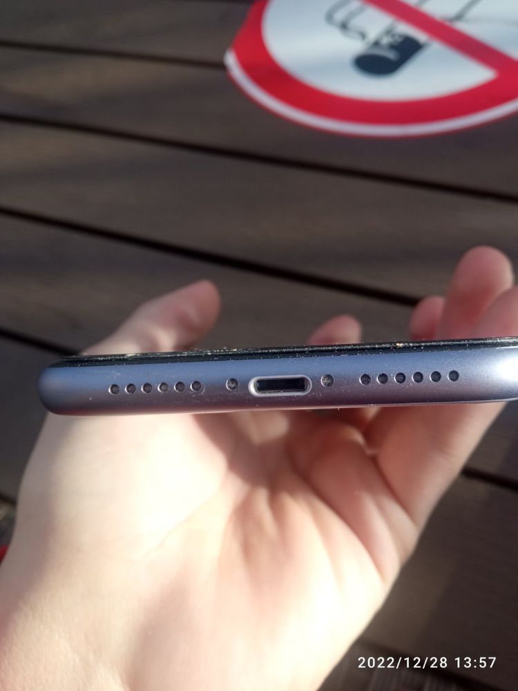 Продаю iPhone 11 64 GB