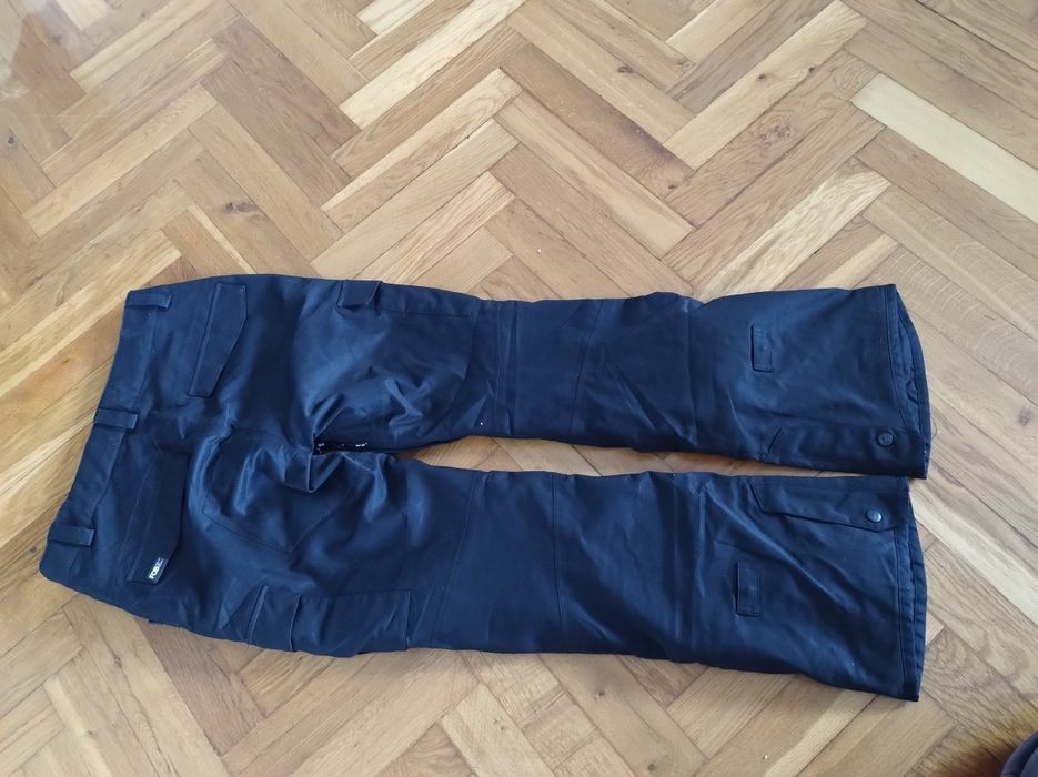 Spodnie narciarskie snowboardowe 4F/FOB r. M czarne damskie 1000

Sp