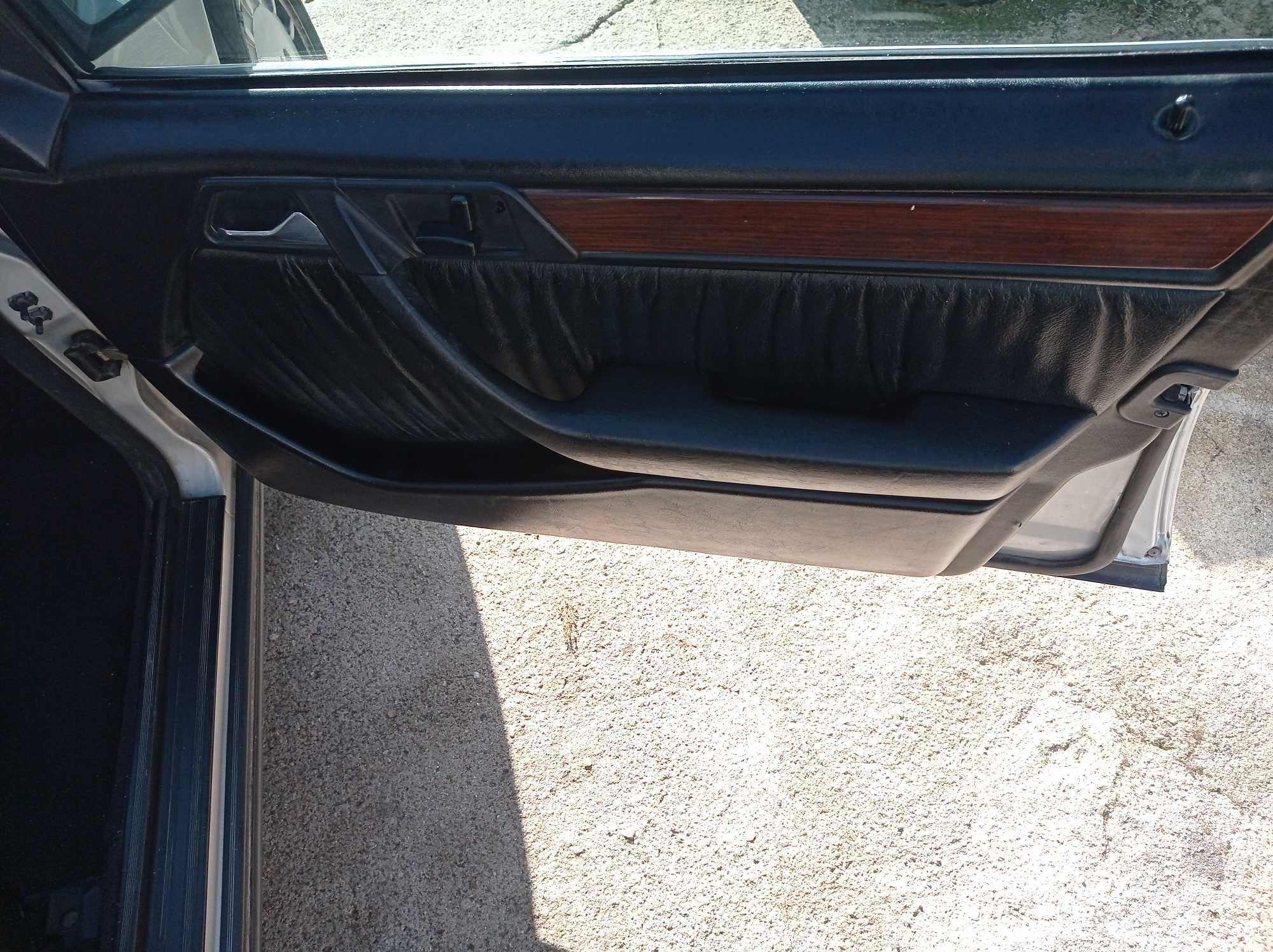 Mercedes 300D 4Matic -w124