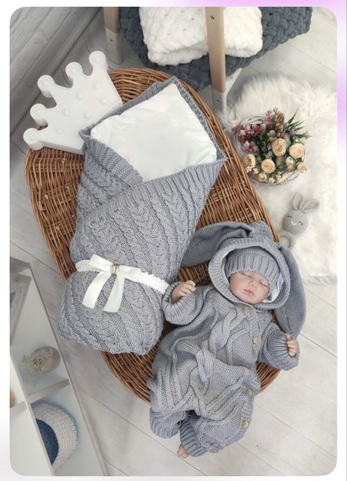 Чоловічок та плед