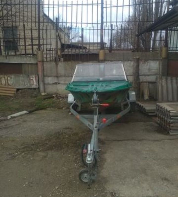 Продам лодку Крим,крим