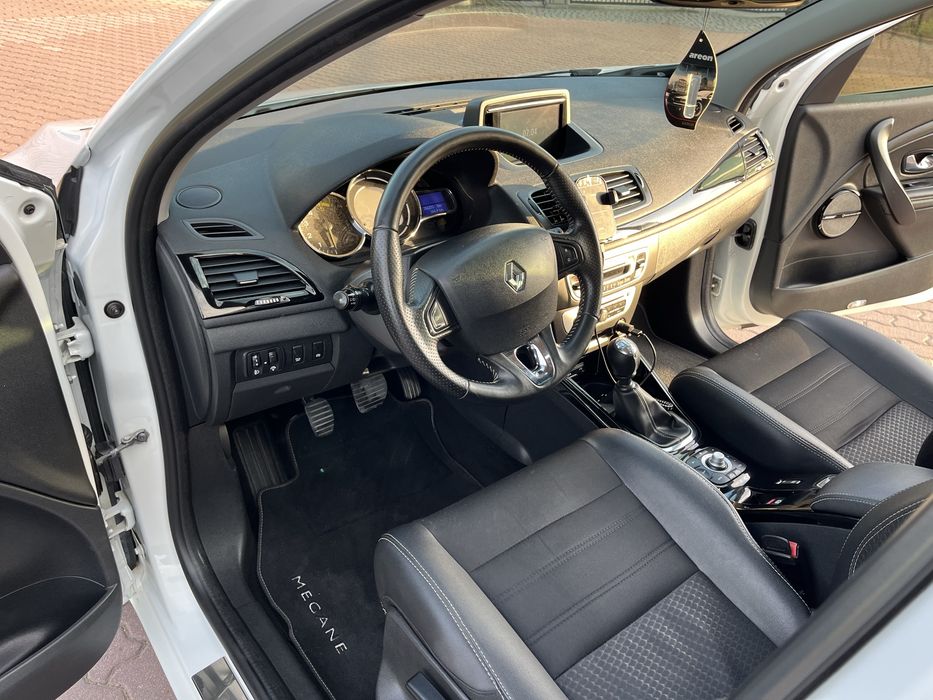 Reno Megan 2015 року