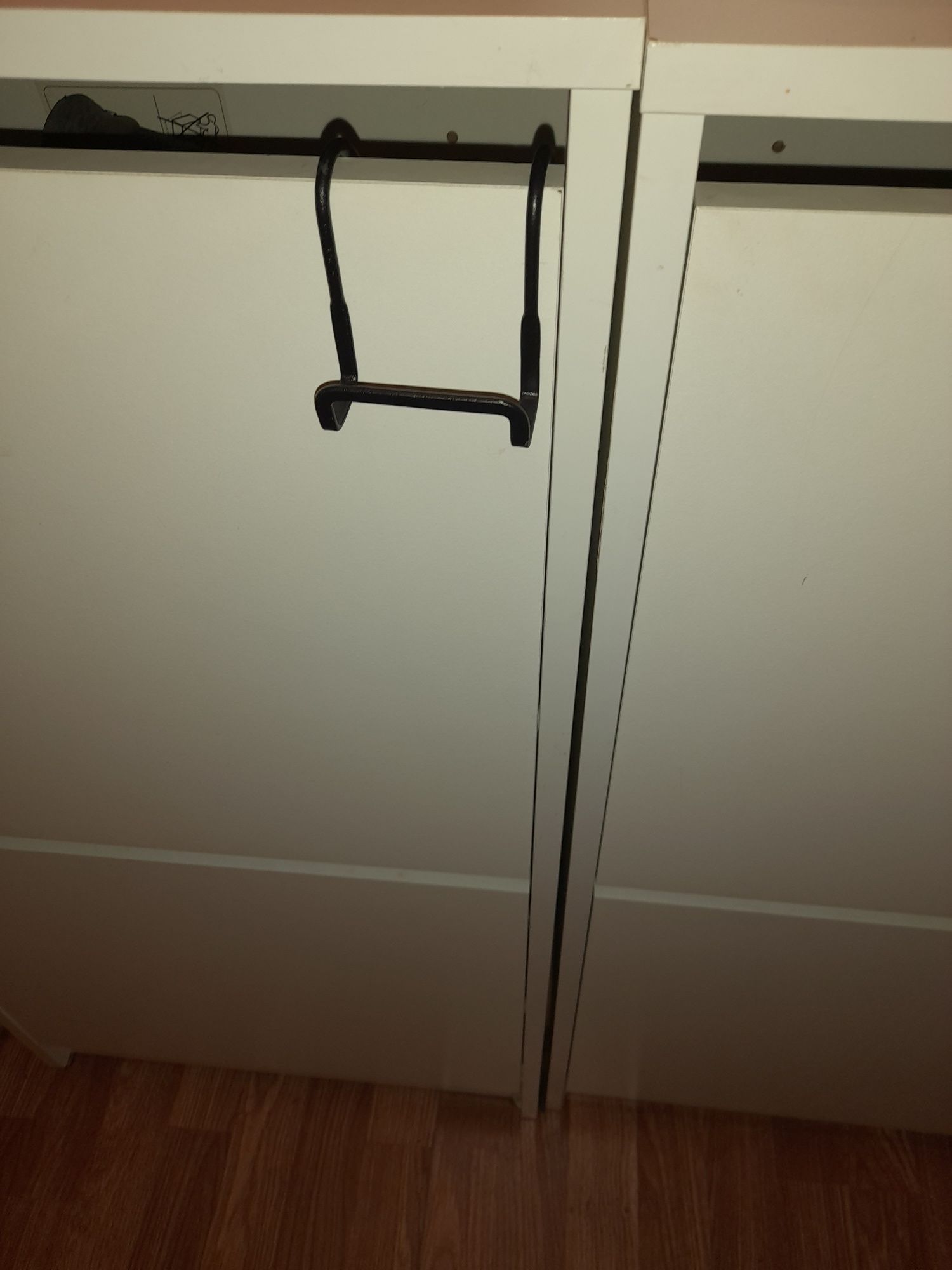 Suporte para colocar num armário