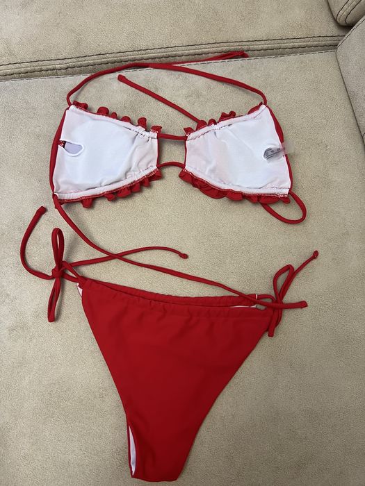 Червоний купальник жіночий