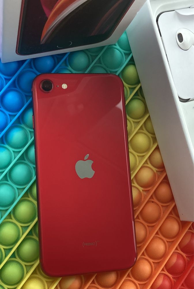 Apple iPhone SE 2020 (SE 2) на 64Гб Red Neverlock