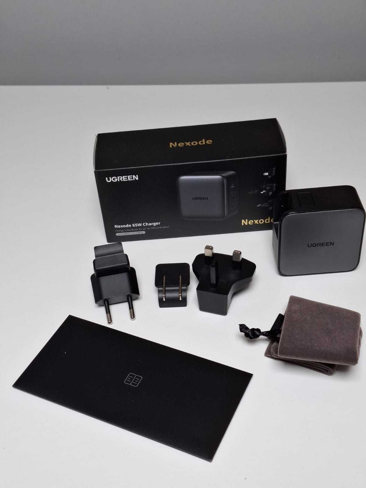 Międzynarodowa ładowarka Ugreen 2x USB C  1 xUSB A 65W