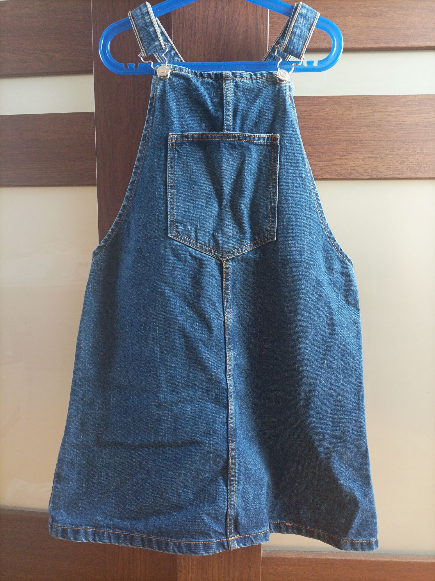 Sukienka ogrodniczki Stradivarius 36