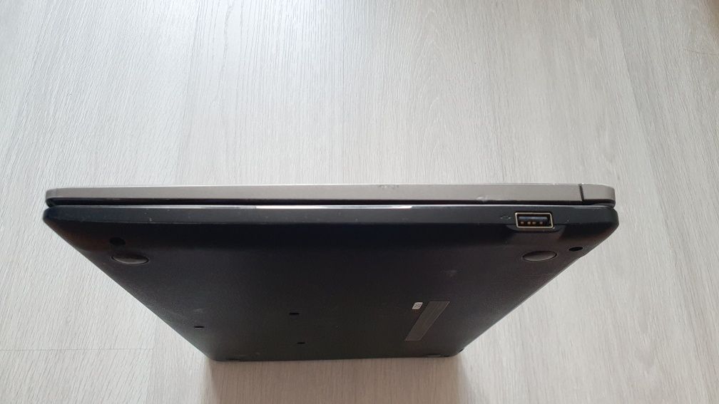 Laptop/Tablet 2w1 Essentiel B PC TAB 1205-1 - Windows 10