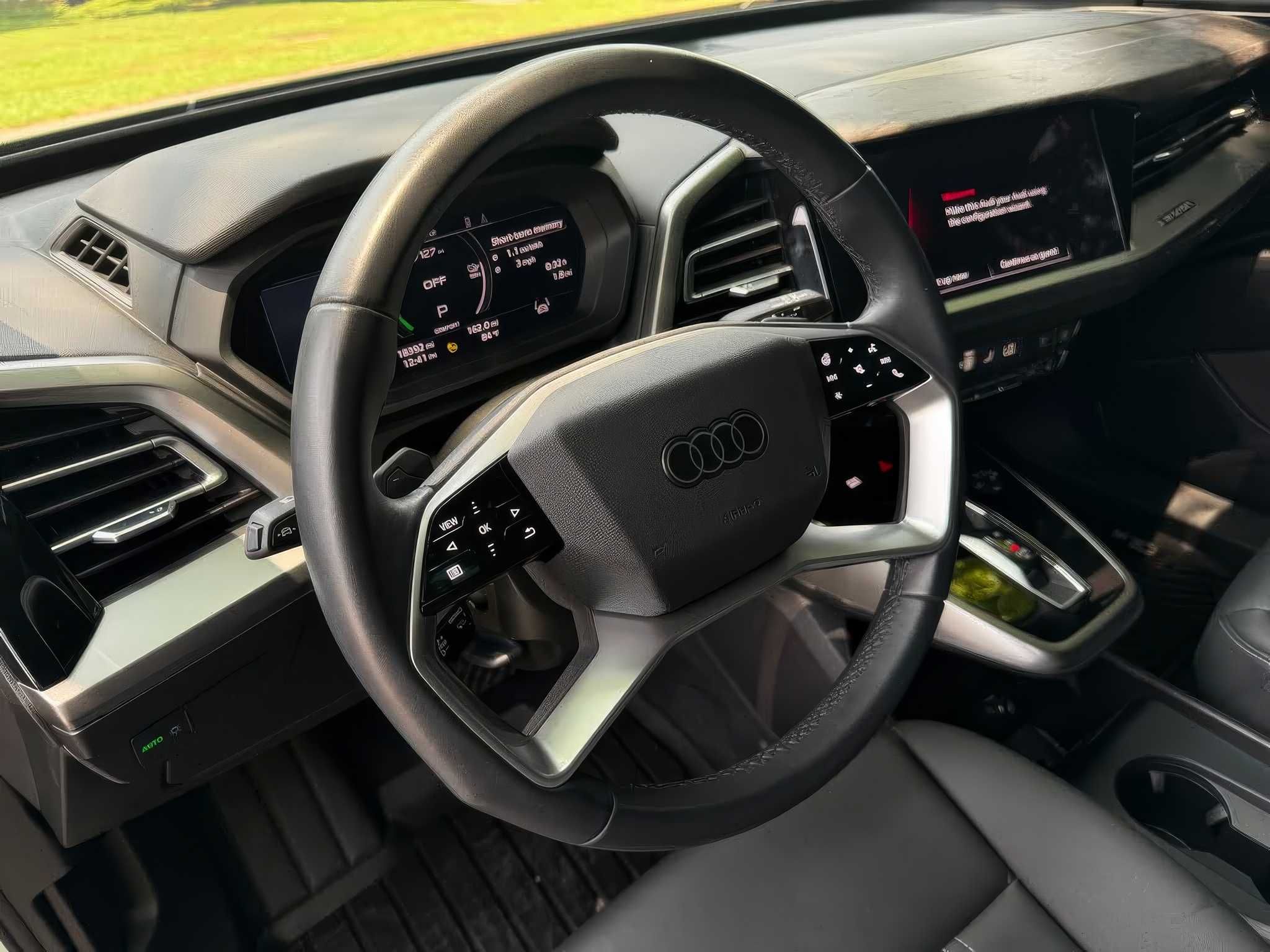 2024 Audi Q4 e-tron quattro Premium Plus 50 TFSI