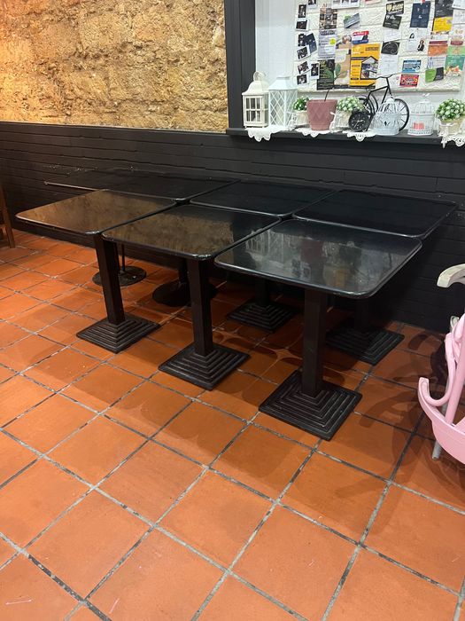 Mesas café / restaurante em ótimo estado