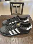 Black Gold\Superstar\adidas\nowy UnisexTrampki.38