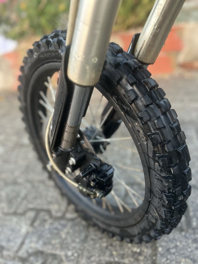 Pit bike 125cc com muita força