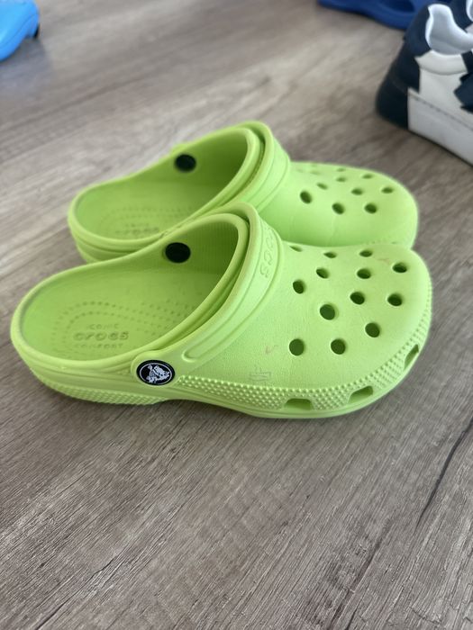 Дитяче взуття 31-35р. Кросівки крокси crocs шльопанці коралки
