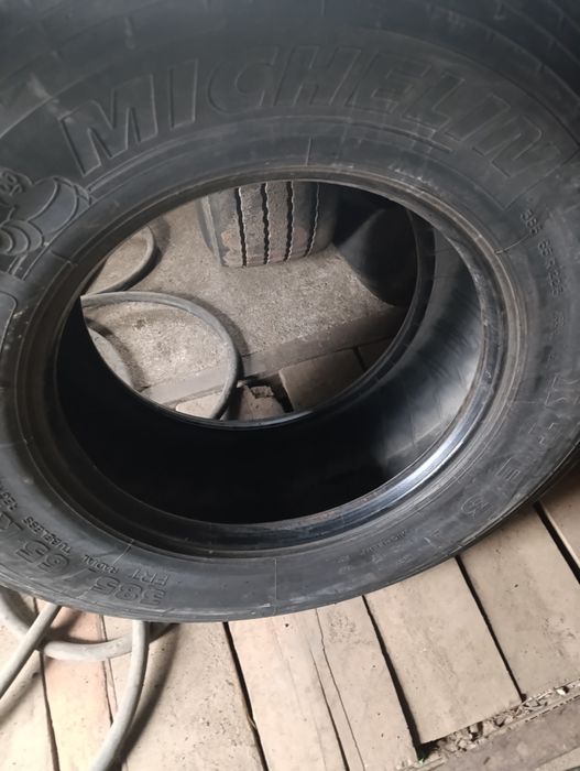 Пара шин Michelin 385/65r22.5