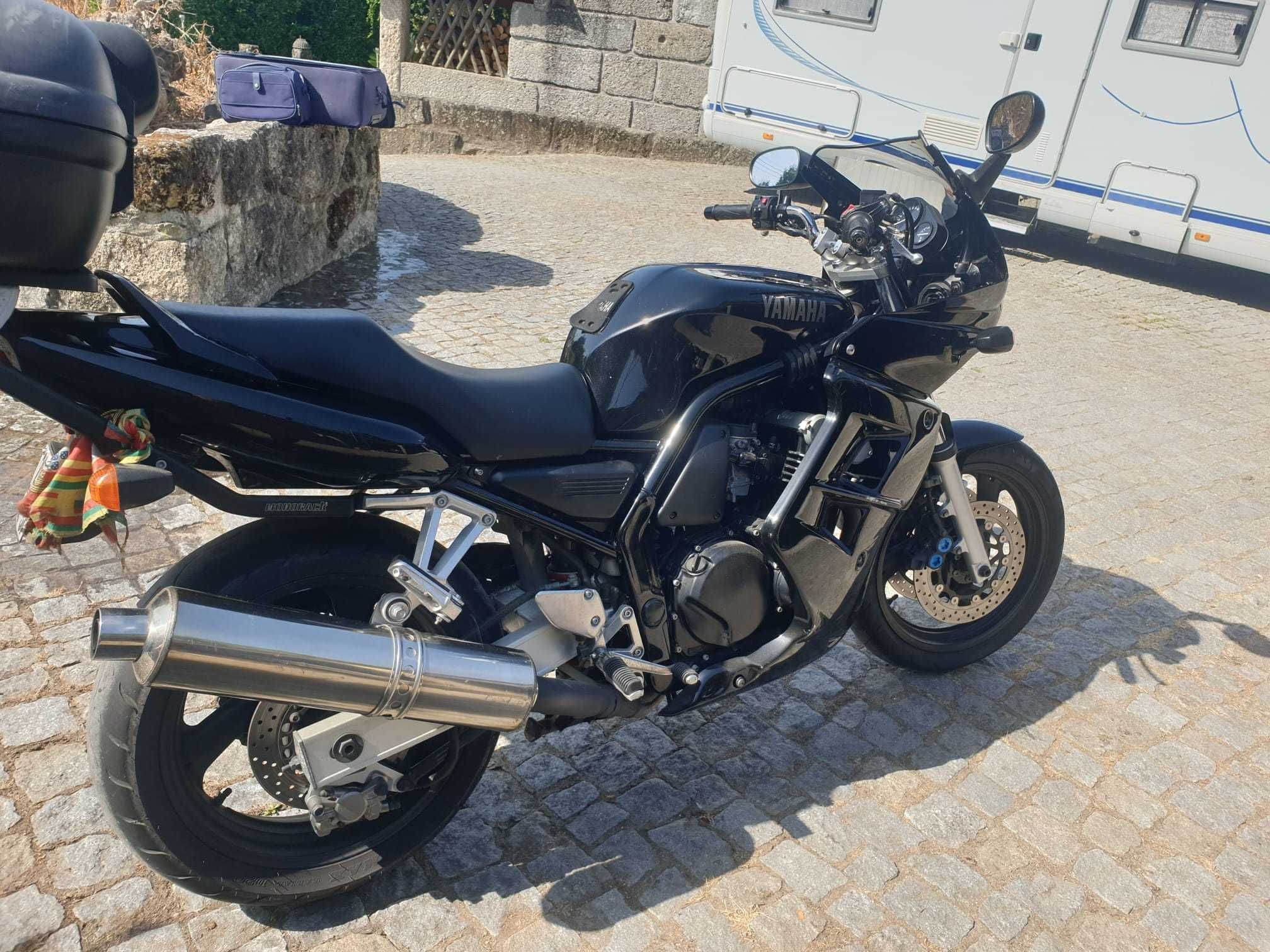 Moto Yamaha Fazer 600