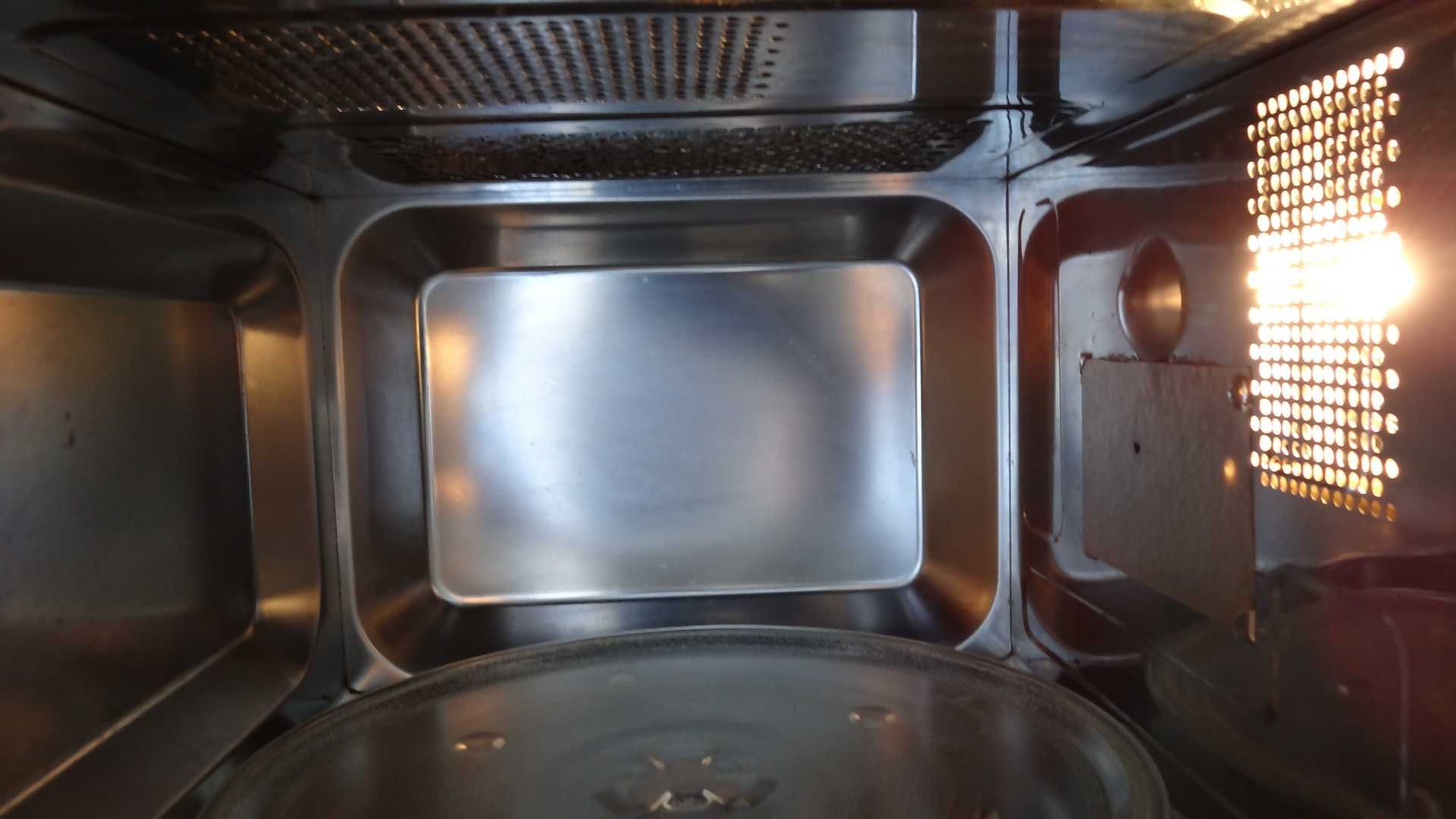 Mikrofala Whirlpool