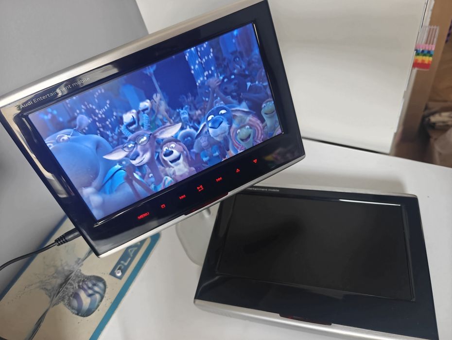 Audi Entertainment Mobile monitory