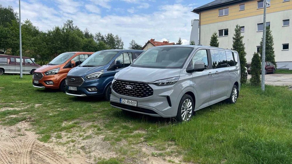 Wynajem busa 8-osobowego Ford Tourneo Custom Long 2024rok. NOWY MODEL!