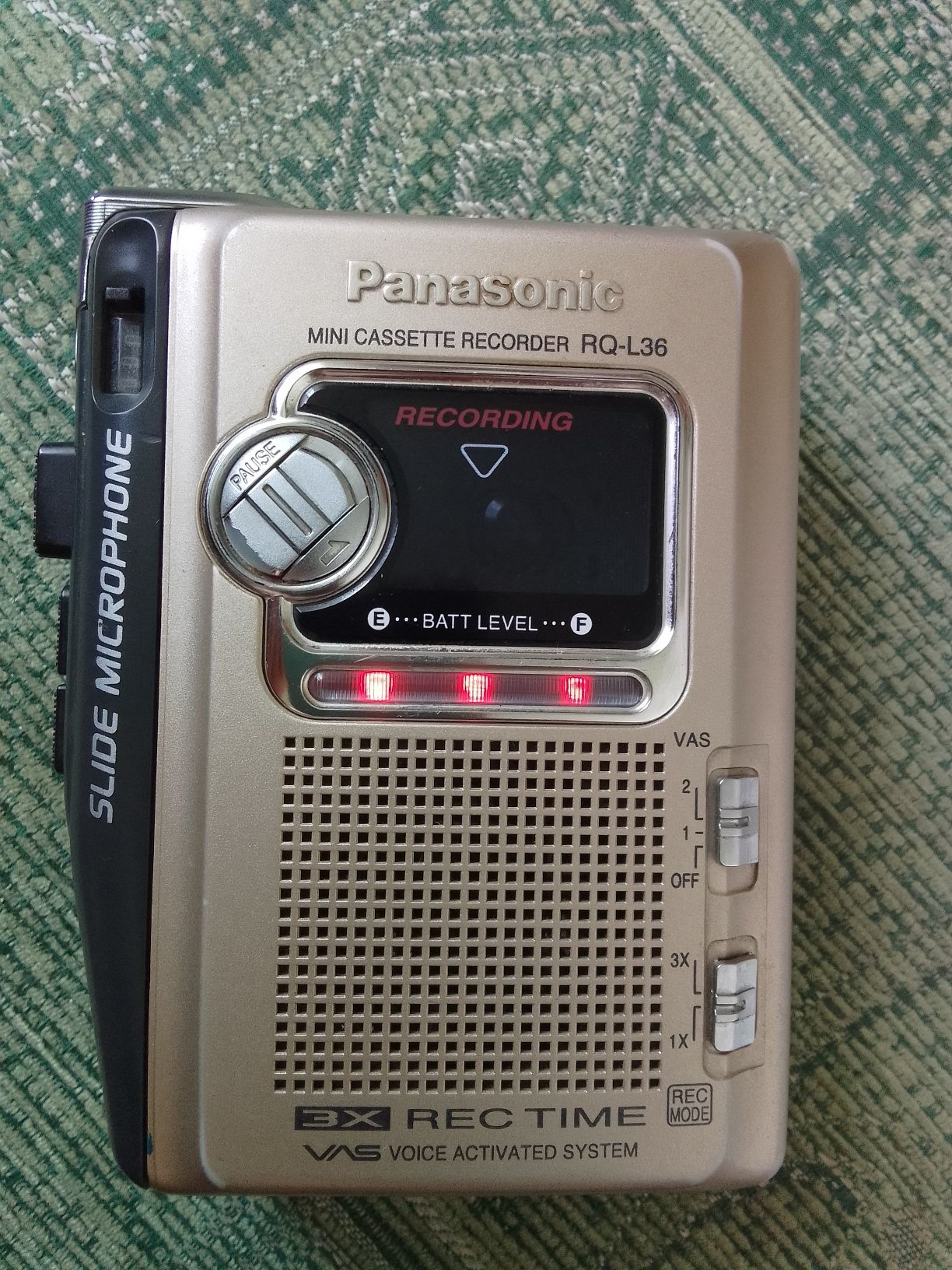 Продам плеер Panasonic rq L 36
