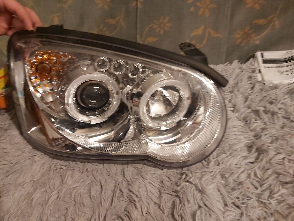 Lampa przod przednia subaru impreza gd prawa