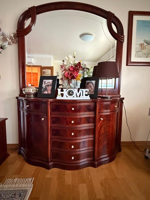 Elegante conjunto sala madeira mogno em excelente estado