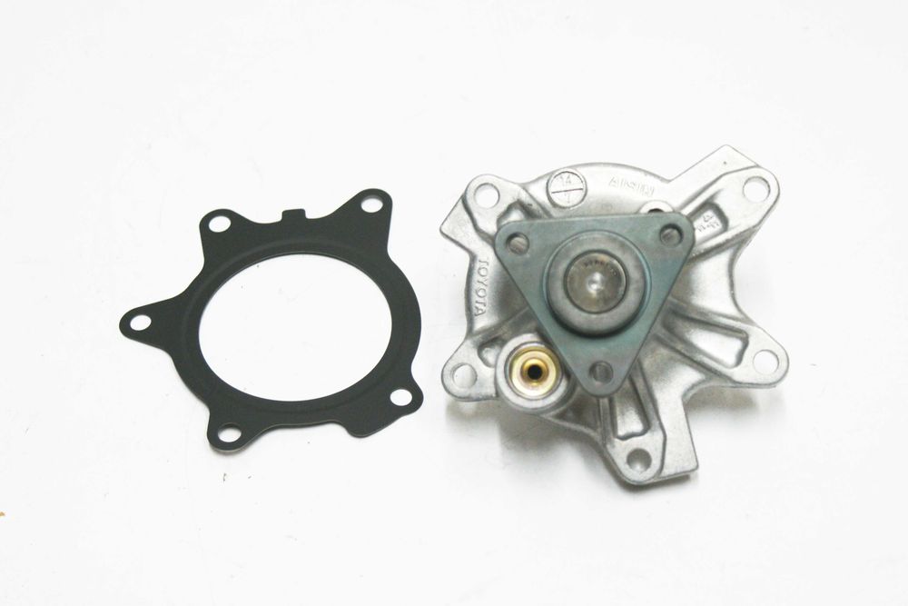 Pompa wody OE Toyota Yaris I P1, YARIS VERSO P2 Prius 1.5 HYBRID NOWA