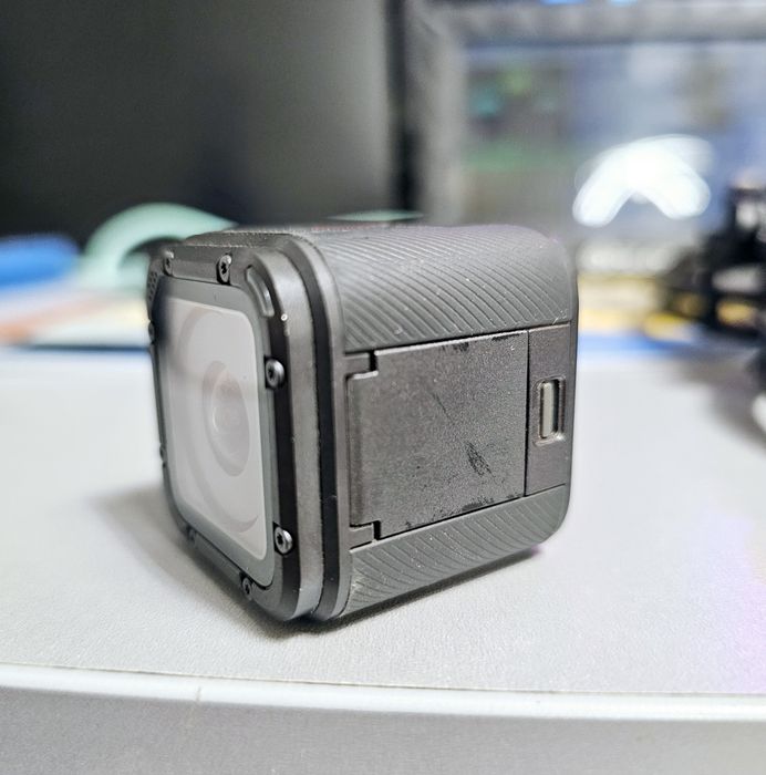 Екшн-камера GoPro Session 5 + бокс