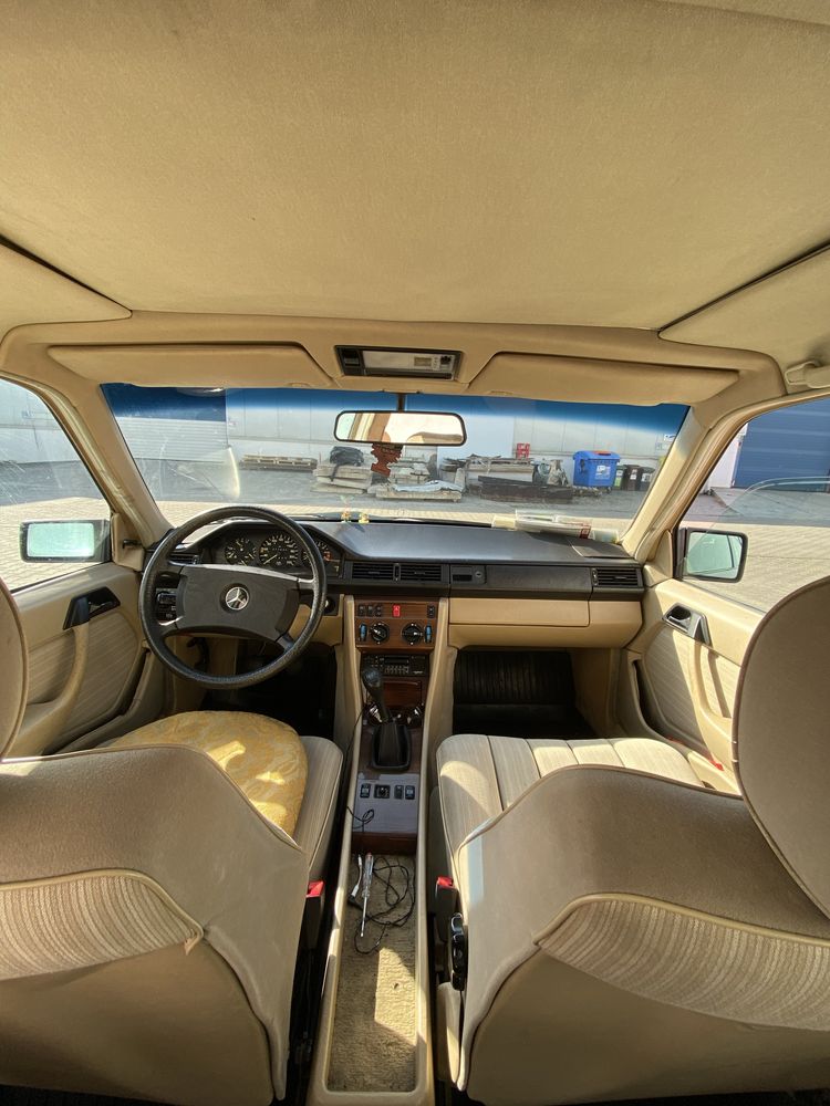 Mercedes-Benz W124