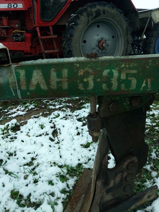 Продам плуг плн 3 35 0деський в хорошому стані, все в оригіналі деталі