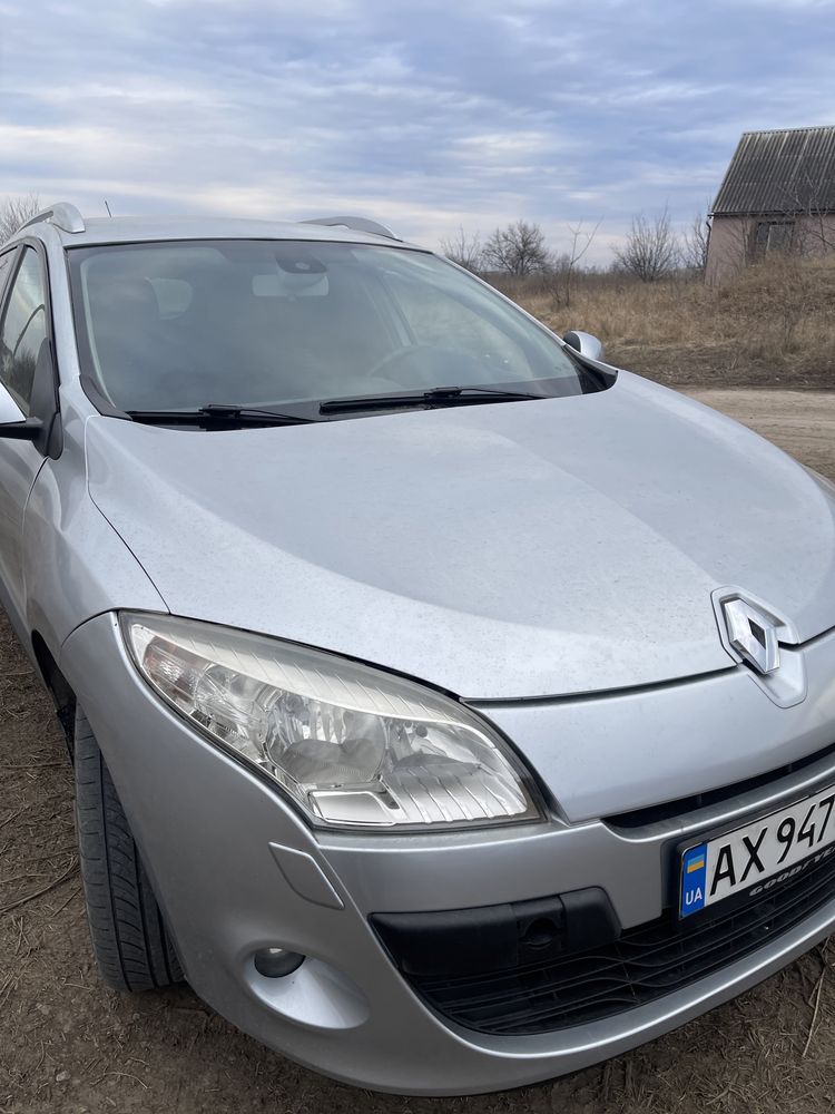 Продам машину Renault Megane