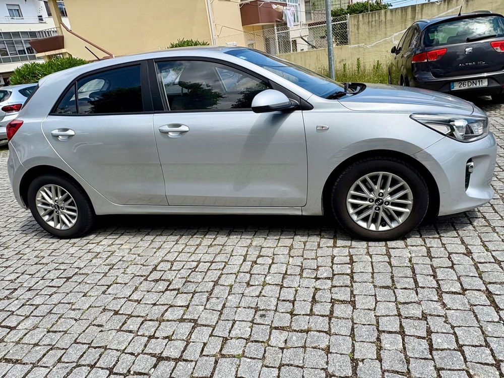 Vendo o meu kia rio 2017 dois lugares