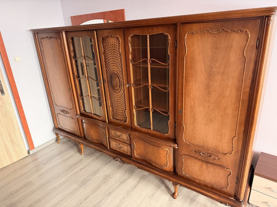 DOST Niemiecki kredens VINTAGE orzechowy lite drewno