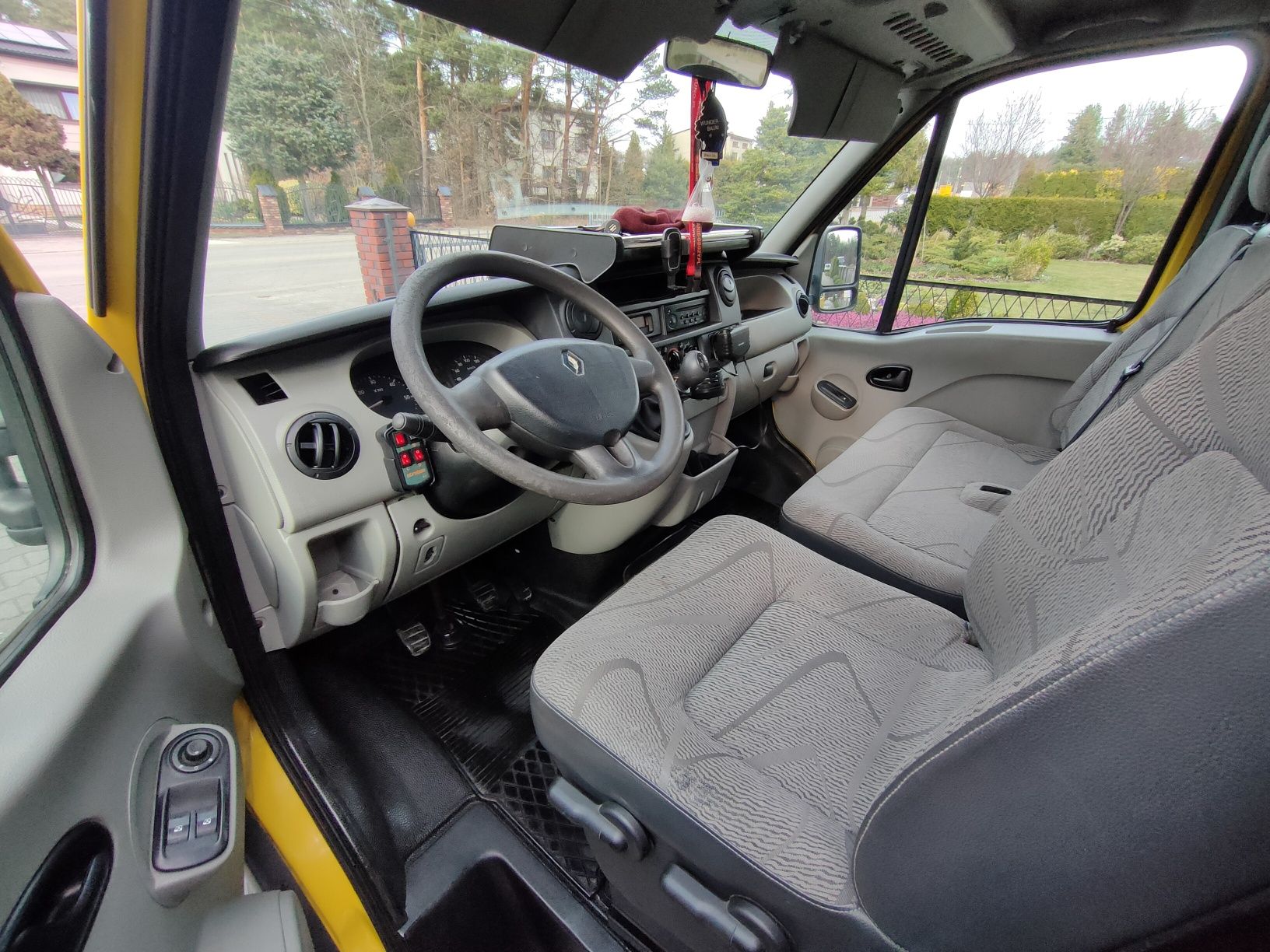 Auto laweta Renault Master