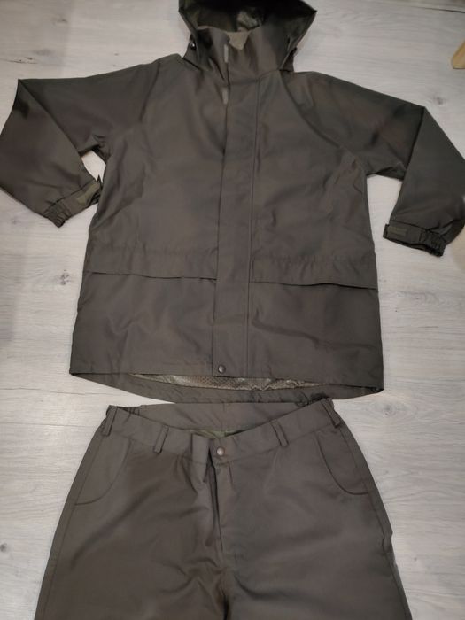 Ubranie do lasy na ryby marki WADERS