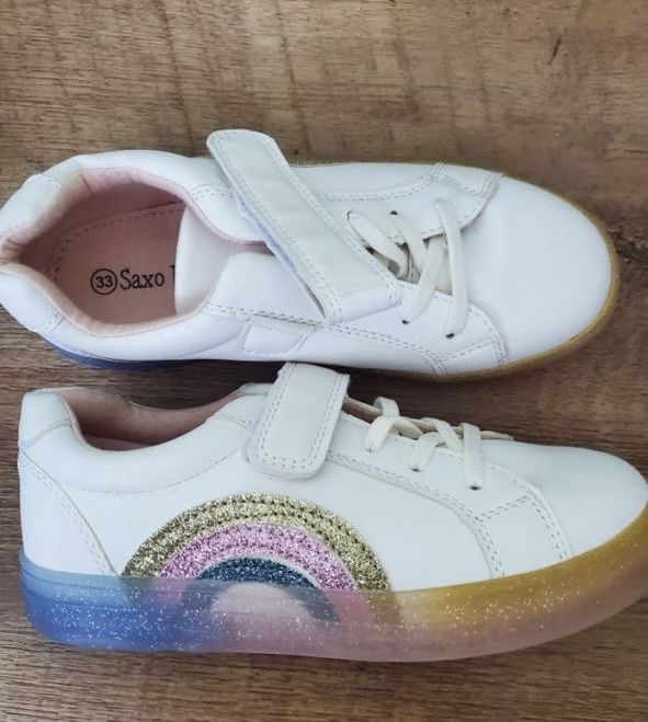 Новые кроссовки р.33