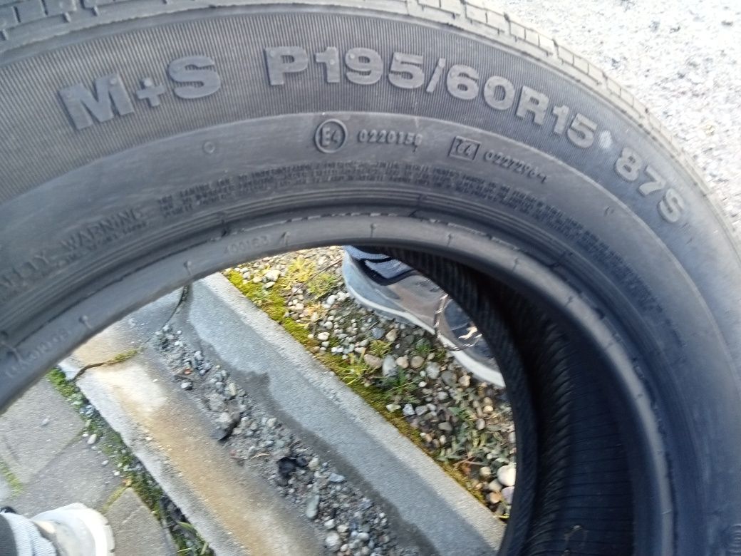 2x Opony Używane Całoroczne 195/60R15 Continental