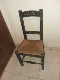 Cadeira em Madeira Pintada à  Mão