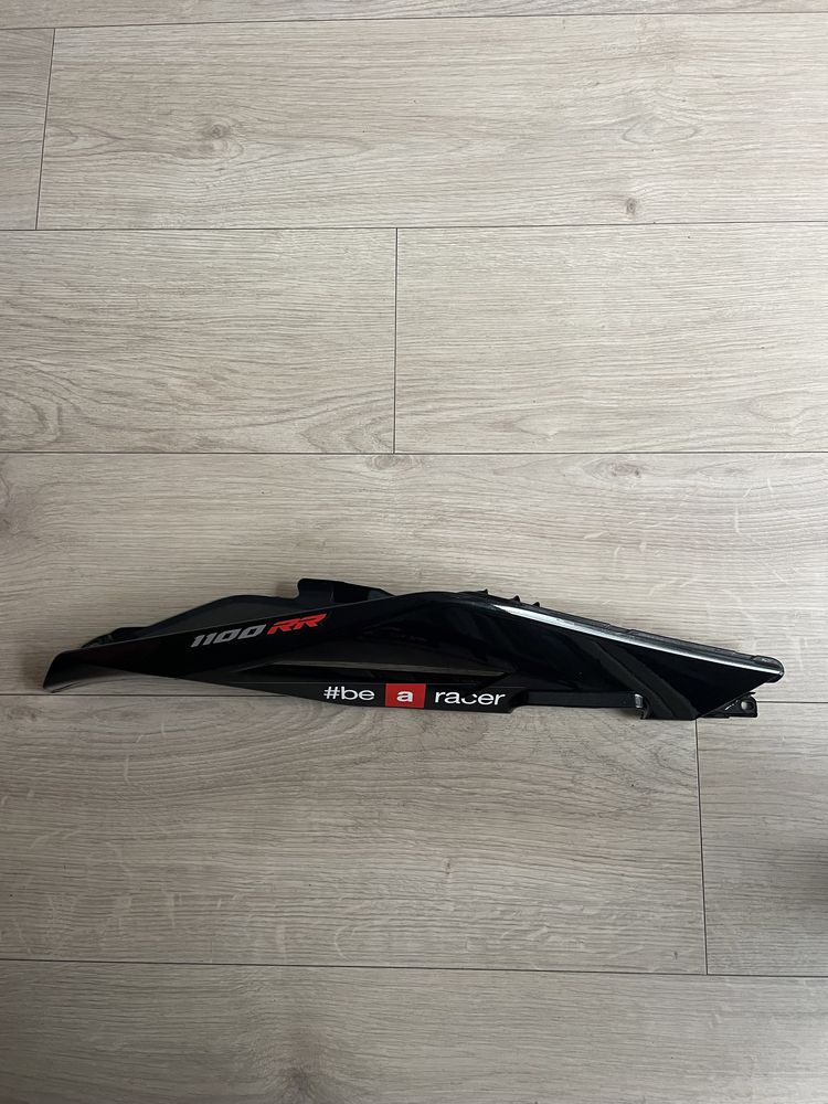 Ogon owiewka prawa Aprilia Tuono 1100 V4 RR