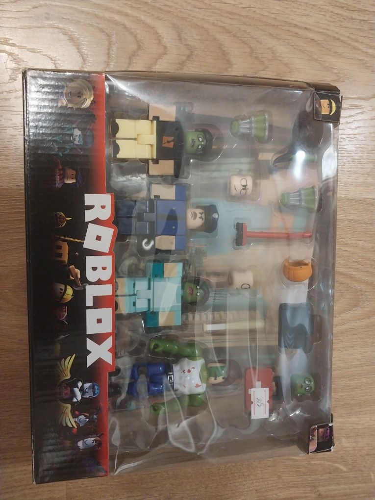 Герої гри "Roblox" з деталями. Іграшка.