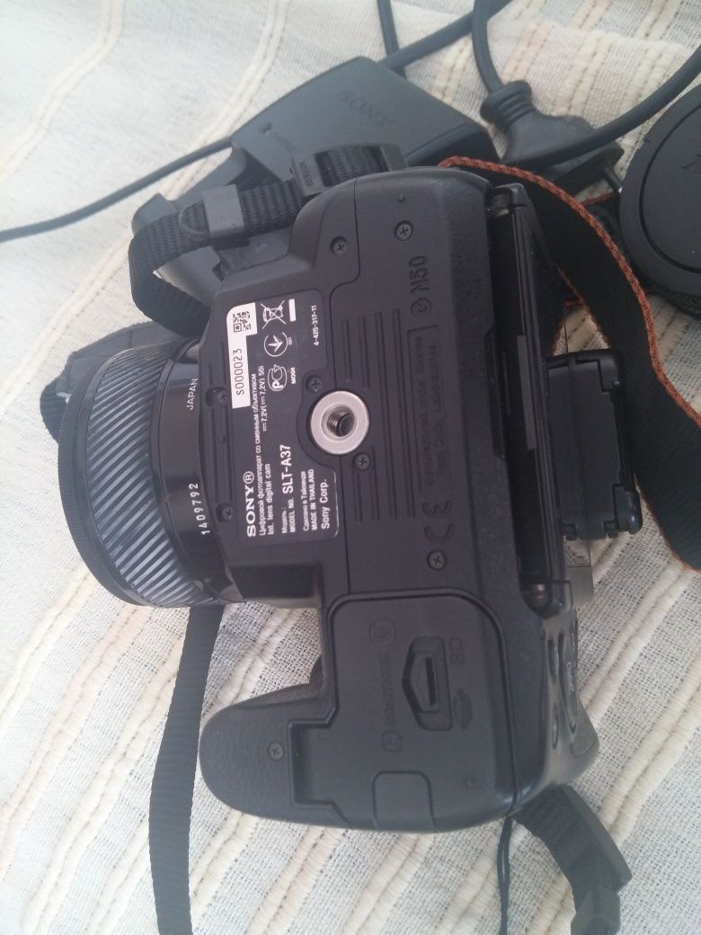 Sony Alpha A37 vendo ou troco