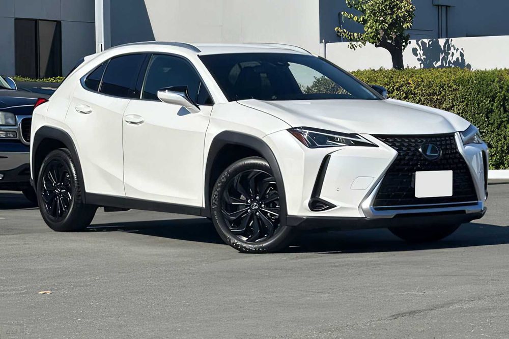 Lexus UX 200 FWD      2022