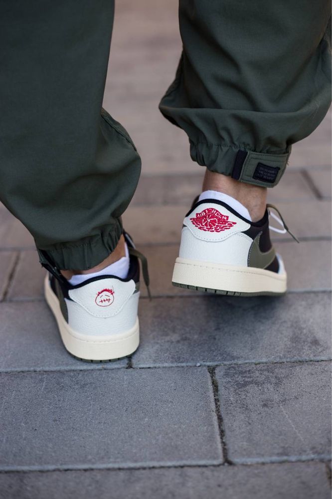 Jordan 1 Low «Olive» Travis Scott