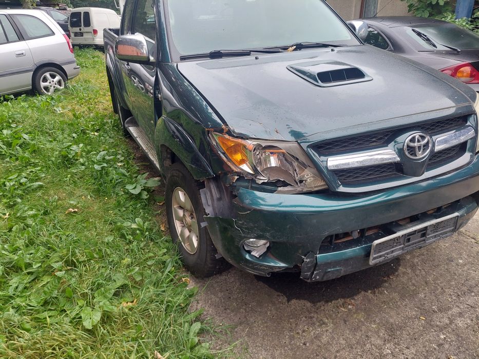 Toyota Hilux silnik 2,5. d-4d z Niemiec kun25l-crmshw
