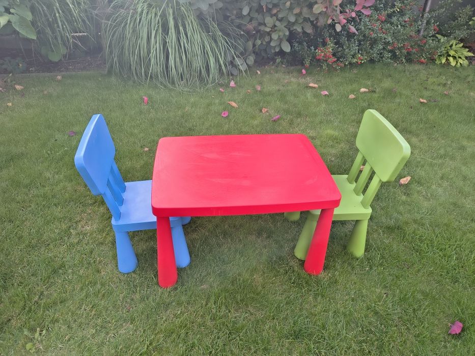 Ikea Mammut, stolik i krzesełka