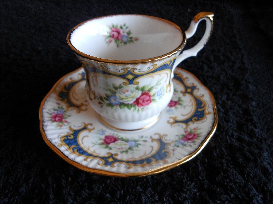 Chávena - Queen`s Fine Bone China (Made in England)